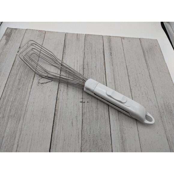 White Whisk Locking Handle Tongs 11 1/2"  Kitchen Utensil Spatula - Picture 1 of 8